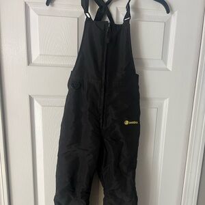 Gently uses child’s snow pants 4t